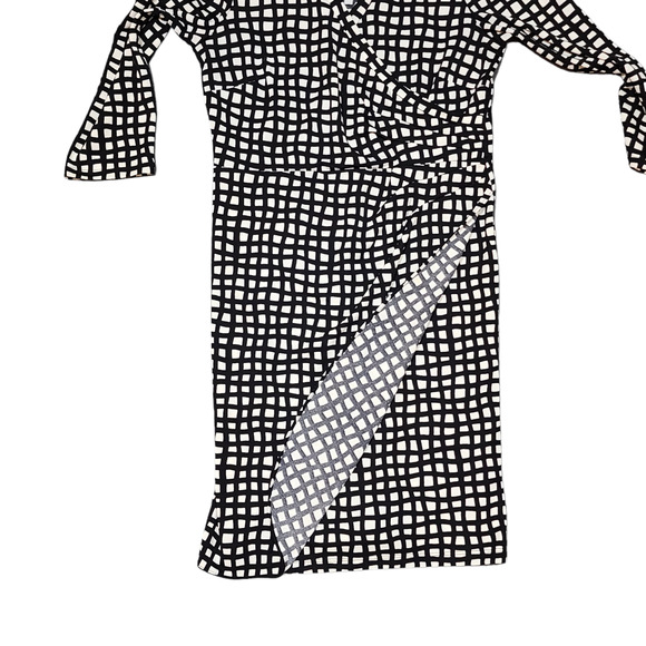 The Limited Faux Wrap Dress Medium Black White V Neck 3/4 Sleeves‎ - Picture 6 of 11